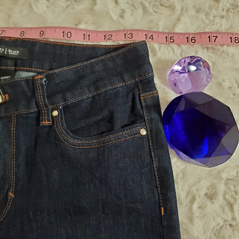 White House Black Market skinny flare jeans NWOT sz.4S dark wash - Picture 5 of 7